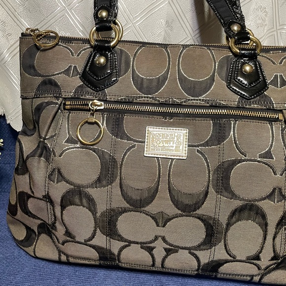 Coach purse - Picture 4 of 13